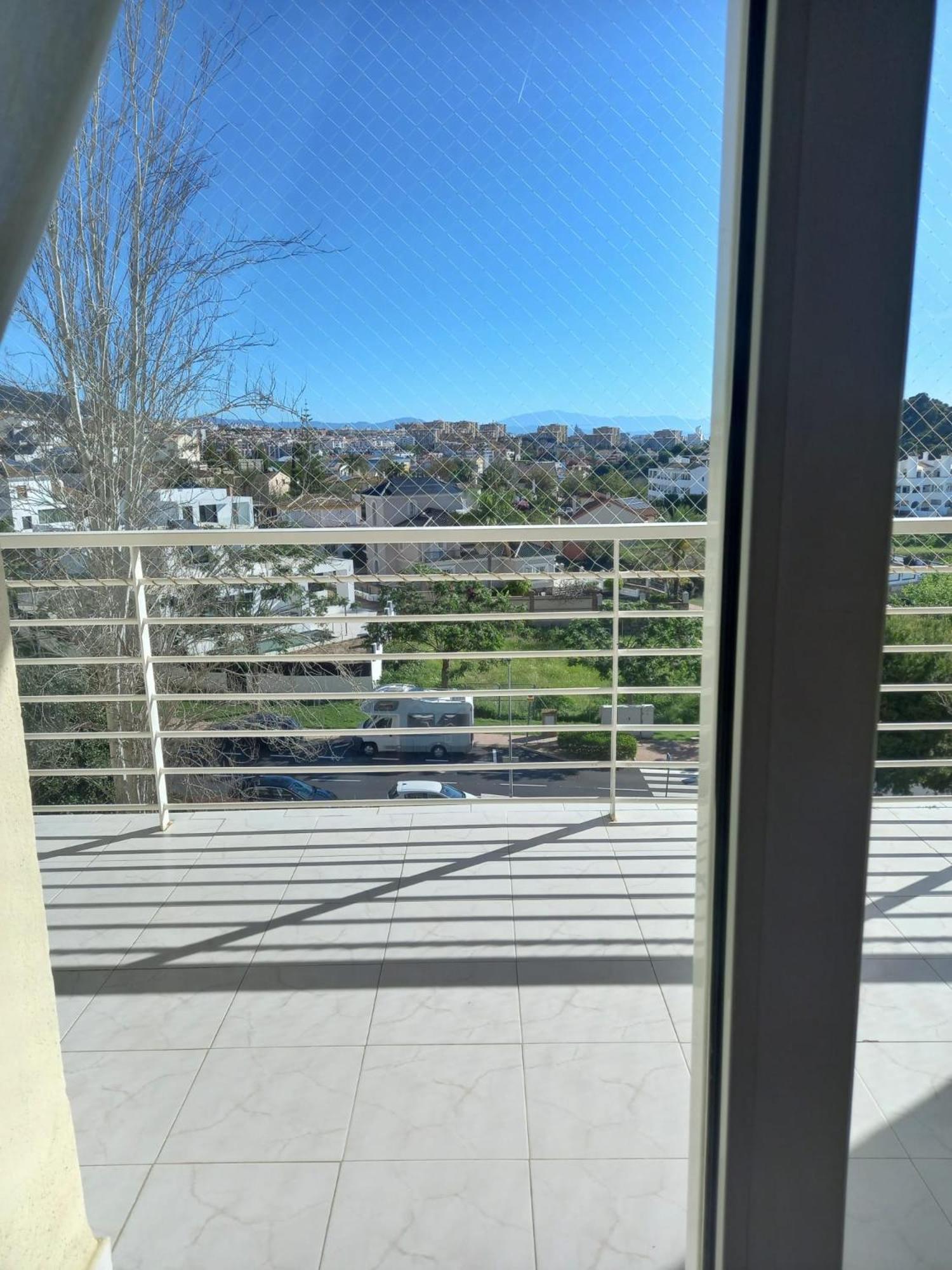 Amplio, Luminoso Y Moderno Apartamento Con Amplia Terraza Y Hermosas Vistas En Exclusiva Urbanizacion Бенальмадена Экстерьер фото