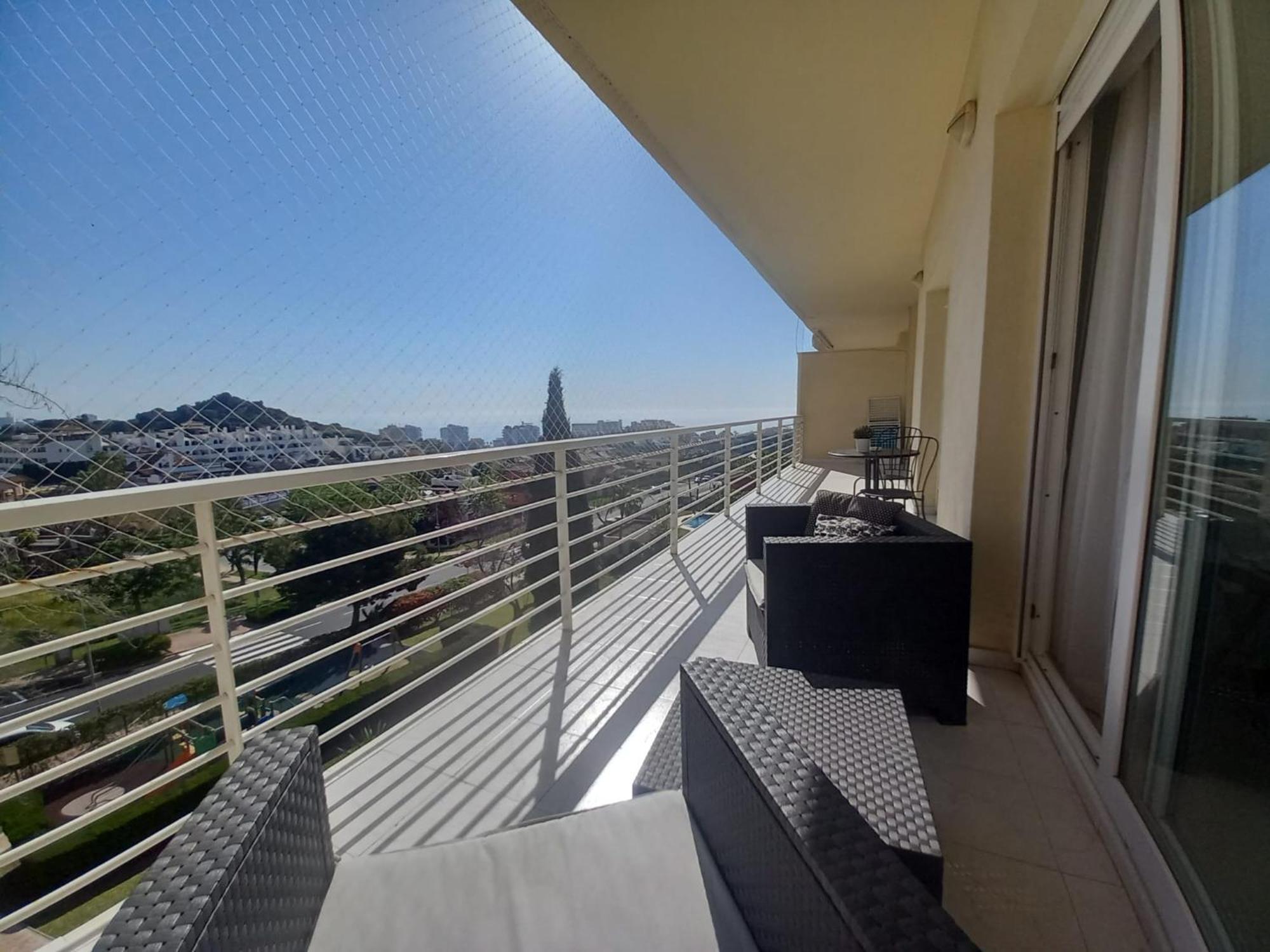 Amplio, Luminoso Y Moderno Apartamento Con Amplia Terraza Y Hermosas Vistas En Exclusiva Urbanizacion Бенальмадена Экстерьер фото